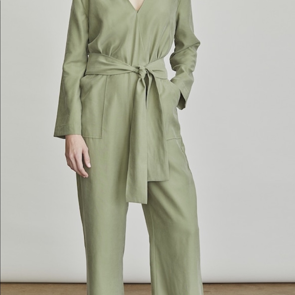 BRAND NEW Elizabeth and James Jumpsuit Size S - Picture 2 of 6